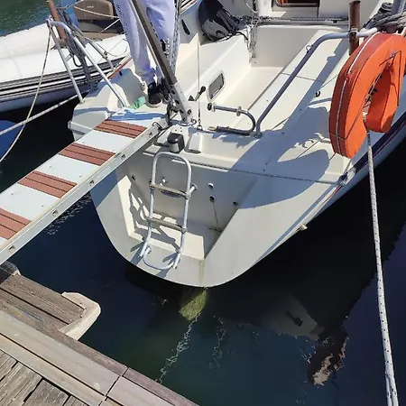Bateau A Quai St Raphael, 4 Couchages , Voilier Etap 28i 船屋 Saint-Raphaël